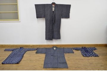 ○古い木綿着物　4点(絣古布材料)