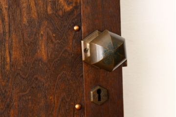★昭和レトロ　古い木の希少な六角ノブ付きドア?(扉)
