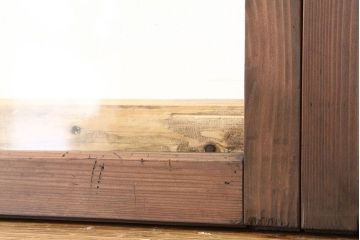 アンティーク　古い木の小さなガラス戸2枚(引き戸)