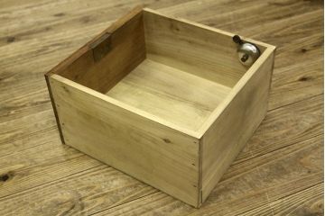 アンティーク家具　古民具・骨董　総欅無垢　特別注文造りの帳場箪笥(引き出し金庫)