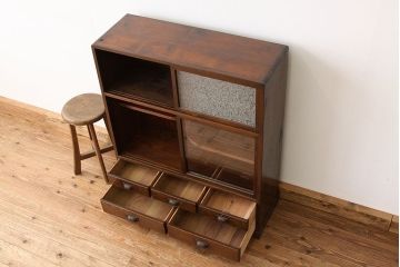 レトロ家具　昭和レトロ　古い木のアンティーク結霜ガラス収納棚(茶箪笥)