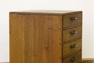 レトロ家具　昭和レトロ　古い木のシンプルな4杯小引き出し(アンティーク)