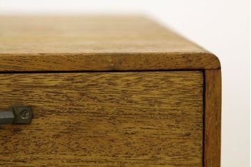 レトロ家具　昭和レトロ　古い木のシンプルな4杯小引き出し(アンティーク)