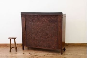 イギリスアンティーク　オーク材ステンドグラスキャビネット(サイドボード)