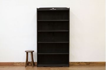 レトロ家具　★昭和レトロ　シックな透かし彫りデザイン本棚(飾り棚)