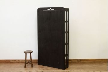 レトロ家具　★昭和レトロ　シックな透かし彫りデザイン本棚(飾り棚)
