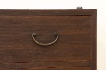 アンティーク家具　☆アンティーク　古い桐材鉄脚付き　5丁引き出し重ねチェスト(箪笥アイアン、桐箪笥、桐たんす)