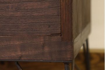 アンティーク家具　☆アンティーク　古い桐材鉄脚付き　5丁引き出し重ねチェスト(箪笥アイアン、桐箪笥、桐たんす)