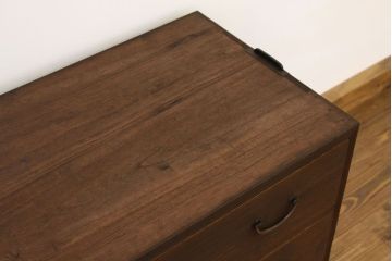 アンティーク家具　☆アンティーク　古い桐材鉄脚付き　5丁引き出し重ねチェスト(箪笥アイアン、桐箪笥、桐たんす)