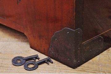 極上美品!漆の綺麗な松本箪笥