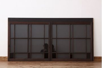 アンティーク　素敵なデザインの銀モールと色ガラス入り引き戸2枚セット?(ガラス戸・窓)