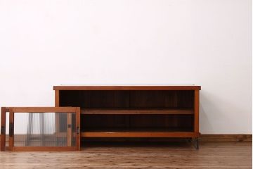 アンティーク家具　アンティーク　古い木のモールガラス入り鉄脚付き収納棚(ローボード)