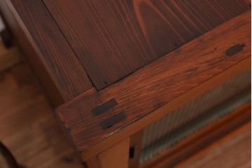 アンティーク家具　アンティーク　古い木のモールガラス入り鉄脚付き収納棚(ローボード)