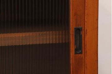 アンティーク家具　アンティーク　古い木のモールガラス入り鉄脚付き収納棚(ローボード)