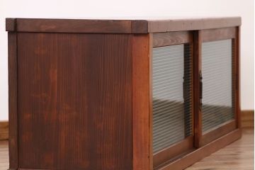 アンティーク家具　アンティーク　古い木のモールガラスローボード(リビングボード)