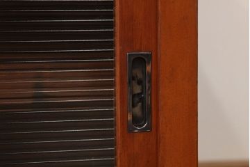 アンティーク家具　アンティーク　古い木のモールガラスローボード(リビングボード)