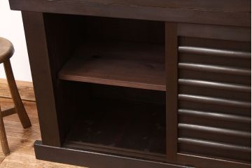 アンティーク家具　古民具・骨董　古い木のモールガラス入り四尺水屋箪笥(たんす)