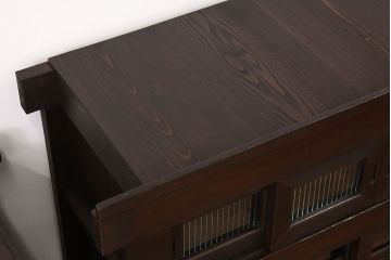 アンティーク家具　古民具・骨董　古い木のモールガラス入り四尺水屋箪笥(たんす)