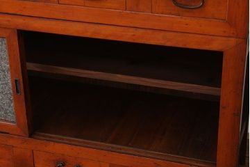 アンティーク家具　古民具・骨董　素敵な結霜ガラスのモダンな五尺水屋箪笥(食器棚)