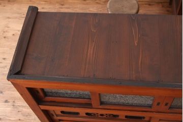アンティーク家具　古民具・骨董　素敵な結霜ガラスのモダンな五尺水屋箪笥(食器棚)