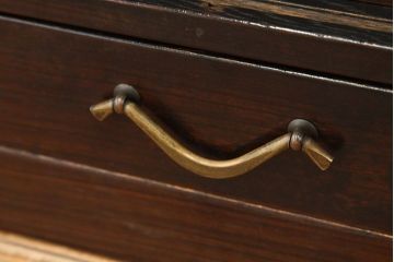 アンティーク家具　古民具・骨董　小ぶりな縞黒檀前板のシックな置床(収納棚・ローボード)