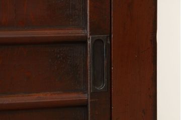アンティーク家具　古民具・骨董　古い木の重厚な上下一間水屋箪笥(食器棚)