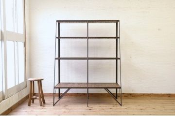 アンティーク家具　★重厚なアイアン飾り棚