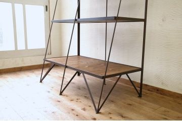 アンティーク家具　★重厚なアイアン飾り棚