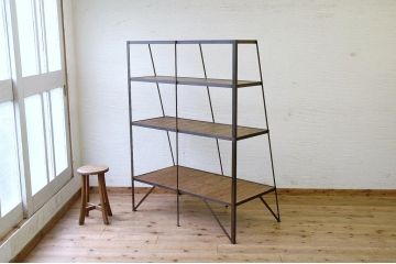 アンティーク家具　★重厚なアイアン飾り棚