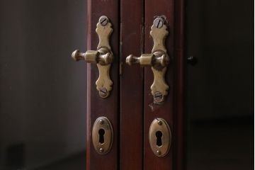 アンティーク家具　イギリスアンティーク特大キャビネット