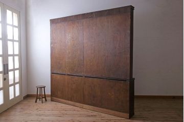 アンティーク家具　イギリスアンティーク特大キャビネット