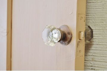 古いペイントのガラスドアノブの銀モールガラスドア(扉)7
