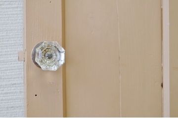 古いペイントのガラスドアノブの銀モールガラスドア(扉)7