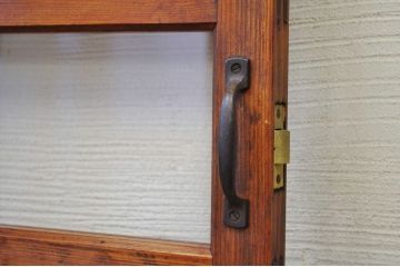 古い木の色ガラス入りドア(扉)