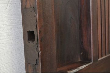 総欅!味のあるシンプルな格子蔵戸
