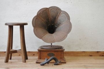 アンティーク雑貨　古いNIPPONO PHONE蓄音機　ラッパ