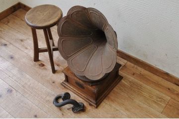 アンティーク雑貨　古いNIPPONO PHONE蓄音機　ラッパ