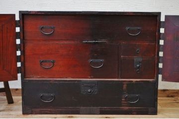 アンティーク家具　江戸期　味わい深い観音開き時代箪笥