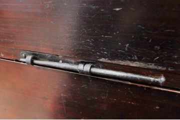 アンティーク家具　江戸期　味わい深い観音開き時代箪笥