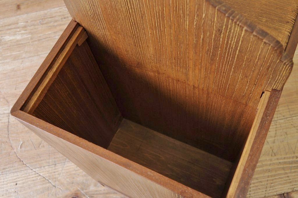 アンティーク雑貨　アンティーク 古い木の引き出し付き三味線立て