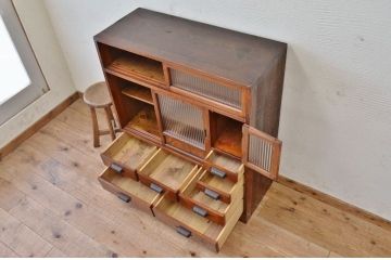 アンティーク家具　前面欅!モールガラスアンティーク収納棚(食器棚)