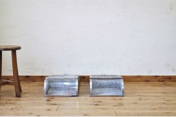 アンティーク雑貨　古い駄菓子屋のブリキガラスケース2個セット