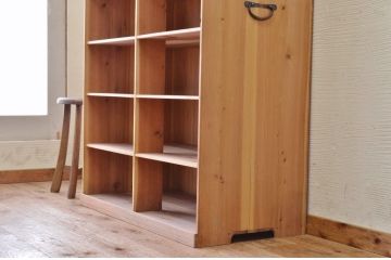 アンティーク家具　古い木味のアンティーク飾り棚(収納棚、飾り棚)1