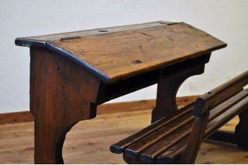 アンティーク家具　イギリスアンティーク!!とても古い2人掛けスクールデスク