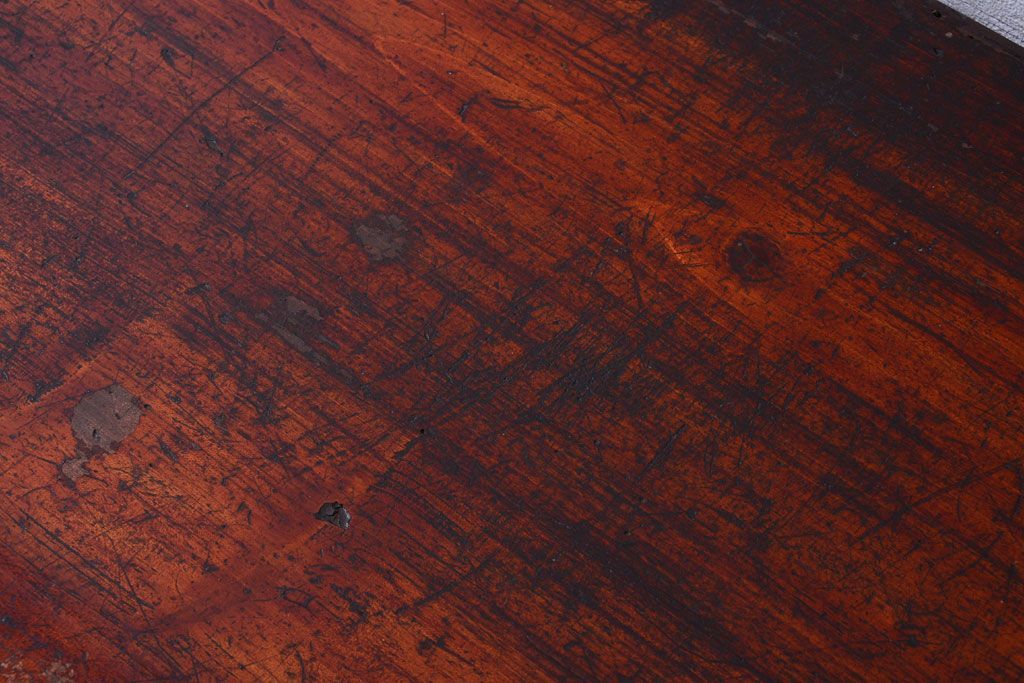 アンティーク家具　古民具・骨董　金具の立派な観音扉の古い衣装箪笥(2)