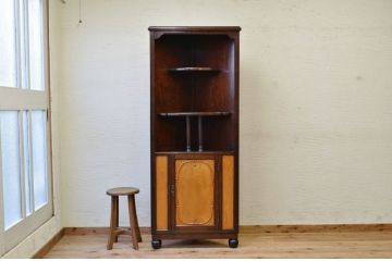 アンティーク家具　アンティーク　素敵なデザイン!古い洋館のコーナーラック