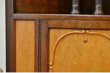 アンティーク家具　アンティーク　素敵なデザイン!古い洋館のコーナーラック