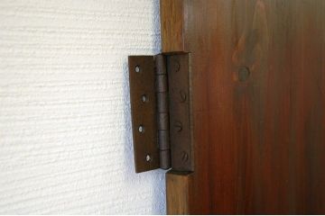 特大!古い居酒屋の大きな扉