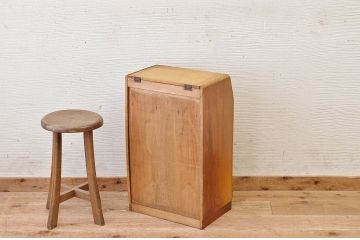 レトロ家具　古い洋品店のレトロな上蓋付き小引出し