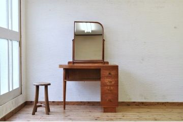 レトロ家具　可愛いデザイン!昭和レトロなドレッサー